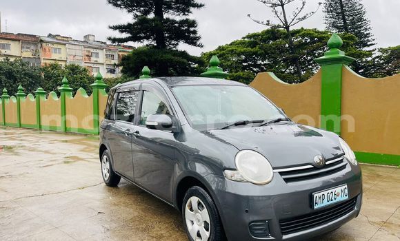 Nunua Ilio tumika Toyota Sienta Fedha Gari ndani ya Maputo nchini Maputo Nunua Ilio tumika Toyota Sienta Fedha Gari ndani ya Maputo nchini Maputo