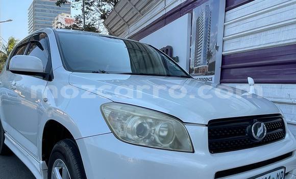 Nunua Ilio tumika Toyota RAV4 Nyeupe Gari ndani ya Maputo nchini Maputo Nunua Ilio tumika Toyota RAV4 Nyeupe Gari ndani ya Maputo nchini Maputo