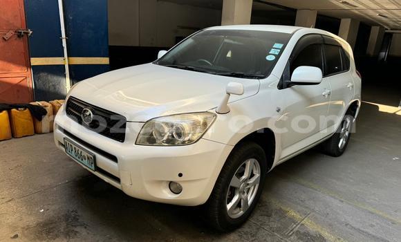 Comprar Usado Toyota RAV4 Branco Carro em Maputo em Maputo