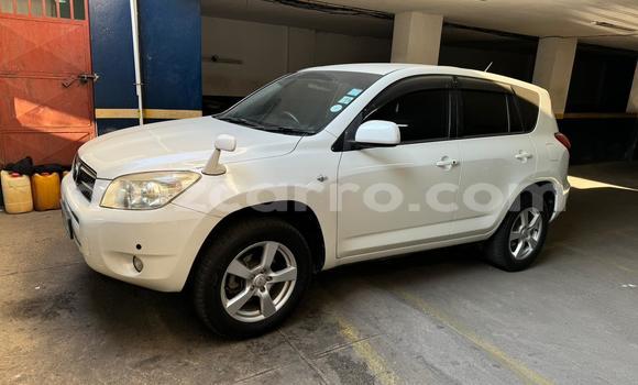 Comprar Usado Toyota RAV4 Branco Carro em Maputo em Maputo Comprar Usado Toyota RAV4 Branco Carro em Maputo em Maputo