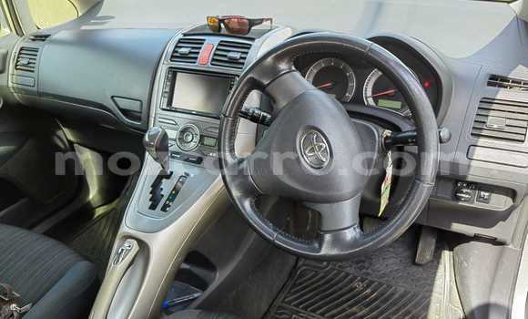 Comprar Usado Toyota Auris Prata Carro em Maputo em Maputo Comprar Usado Toyota Auris Prata Carro em Maputo em Maputo