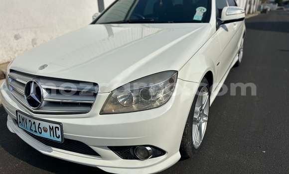 Comprar Usado Mercedes‒Benz KOMPRESSOR Branco Carro em Maputo em Maputo Comprar Usado Mercedes‒Benz KOMPRESSOR Branco Carro em Maputo em Maputo