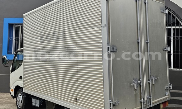 Comprar Usado Toyota Dyna Branco Carro em Maputo em Maputo Comprar Usado Toyota Dyna Branco Carro em Maputo em Maputo