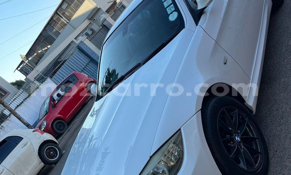 Nunua Ilio tumika BMW 3-Series Nyeupe Gari ndani ya Maputo nchini Maputo Nunua Ilio tumika BMW 3-Series Nyeupe Gari ndani ya Maputo nchini Maputo