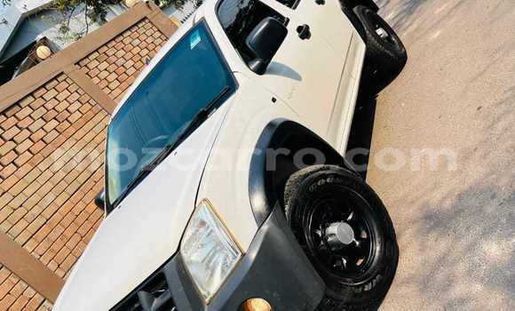 Nunua Ilio tumika Isuzu KB Nyeupe Gari ndani ya Maputo nchini Maputo Nunua Ilio tumika Isuzu KB Nyeupe Gari ndani ya Maputo nchini Maputo