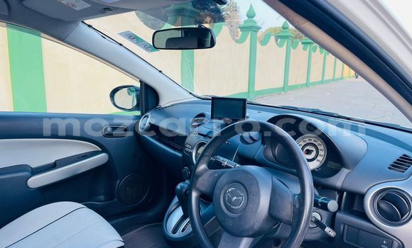 Nunua Ilio tumika Mazda Demio Nyeupe Gari ndani ya Maputo nchini Maputo Nunua Ilio tumika Mazda Demio Nyeupe Gari ndani ya Maputo nchini Maputo
