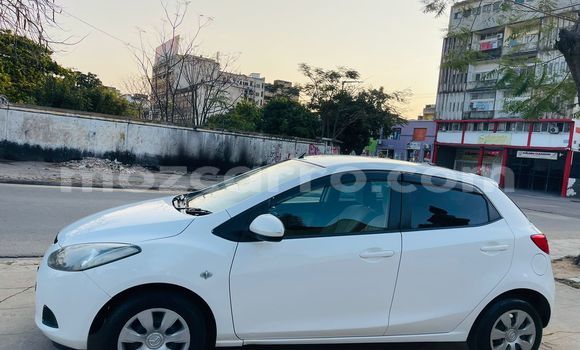 Nunua Ilio tumika Mazda Demio Nyeupe Gari ndani ya Maputo nchini Maputo Nunua Ilio tumika Mazda Demio Nyeupe Gari ndani ya Maputo nchini Maputo