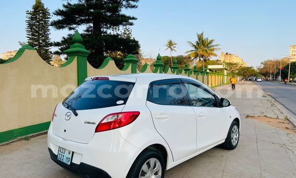 Nunua Ilio tumika Mazda Demio Nyeupe Gari ndani ya Maputo nchini Maputo Nunua Ilio tumika Mazda Demio Nyeupe Gari ndani ya Maputo nchini Maputo