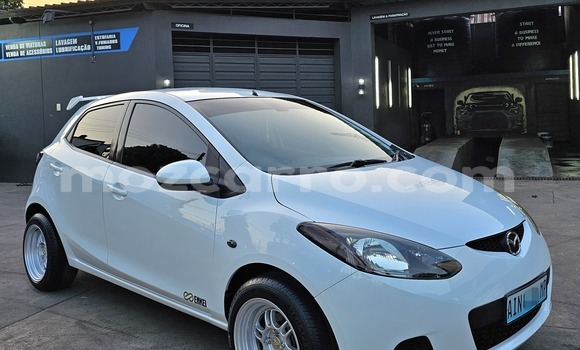 Nunua Ilio tumika Mazda Demio Nyeupe Gari ndani ya Maputo nchini Maputo Nunua Ilio tumika Mazda Demio Nyeupe Gari ndani ya Maputo nchini Maputo