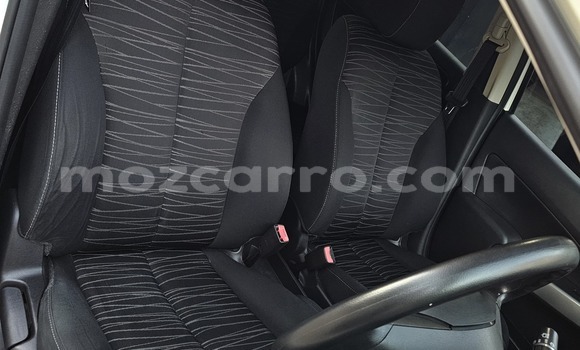 Nunua Ilio tumika Mazda Demio Nyeupe Gari ndani ya Maputo nchini Maputo Nunua Ilio tumika Mazda Demio Nyeupe Gari ndani ya Maputo nchini Maputo