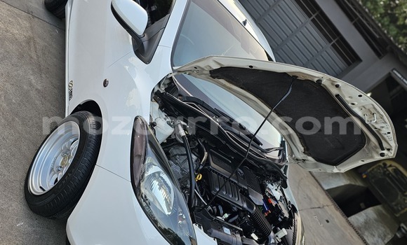 Nunua Ilio tumika Mazda Demio Nyeupe Gari ndani ya Maputo nchini Maputo Nunua Ilio tumika Mazda Demio Nyeupe Gari ndani ya Maputo nchini Maputo