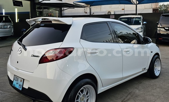 Nunua Ilio tumika Mazda Demio Nyeupe Gari ndani ya Maputo nchini Maputo Nunua Ilio tumika Mazda Demio Nyeupe Gari ndani ya Maputo nchini Maputo