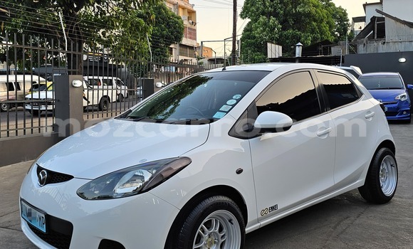 Nunua Ilio tumika Mazda Demio Nyeupe Gari ndani ya Maputo nchini Maputo Nunua Ilio tumika Mazda Demio Nyeupe Gari ndani ya Maputo nchini Maputo