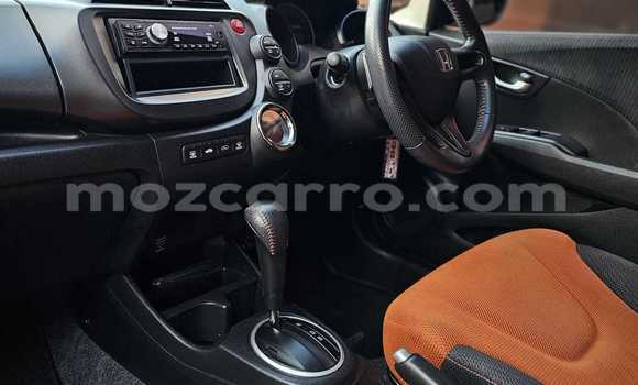 Nunua Ilio tumika Honda Fit Fedha Gari ndani ya Maputo nchini Maputo Nunua Ilio tumika Honda Fit Fedha Gari ndani ya Maputo nchini Maputo