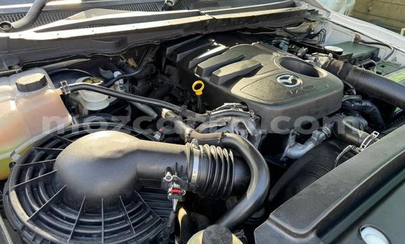 Nunua Ilio tumika Mazda BT-50 Nyeupe Gari ndani ya Maputo nchini Maputo Nunua Ilio tumika Mazda BT-50 Nyeupe Gari ndani ya Maputo nchini Maputo