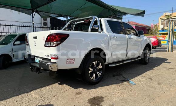 Nunua Ilio tumika Mazda BT-50 Nyeupe Gari ndani ya Maputo nchini Maputo Nunua Ilio tumika Mazda BT-50 Nyeupe Gari ndani ya Maputo nchini Maputo