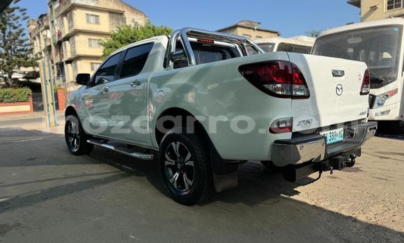 Nunua Ilio tumika Mazda BT-50 Nyeupe Gari ndani ya Maputo nchini Maputo Nunua Ilio tumika Mazda BT-50 Nyeupe Gari ndani ya Maputo nchini Maputo
