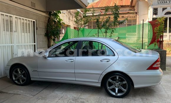 Nunua Ilio tumika Mercedes-Benz C180 coupe Nyingine Gari ndani ya Maputo nchini Maputo Nunua Ilio tumika Mercedes-Benz C180 coupe Nyingine Gari ndani ya Maputo nchini Maputo