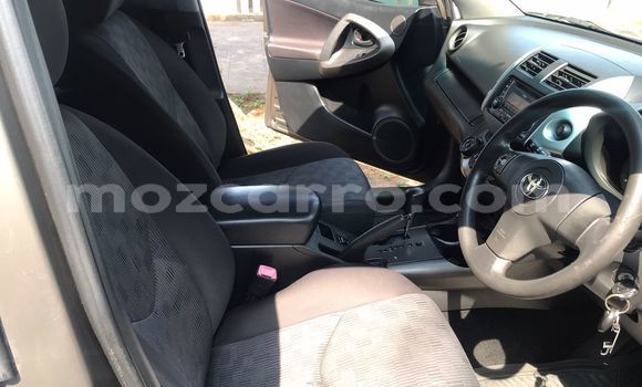 Comprar Usado Toyota RAV4 Castanho Carro em Maputo em Maputo Comprar Usado Toyota RAV4 Castanho Carro em Maputo em Maputo
