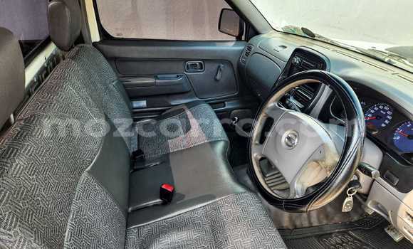 Comprar Usado Nissan Hardbody Branco Carro em Maputo em Maputo Comprar Usado Nissan Hardbody Branco Carro em Maputo em Maputo