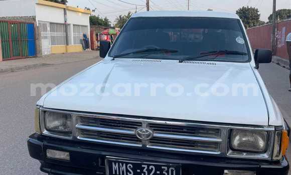 Nunua Ilio tumika Toyota Hilux Nyeupe Gari ndani ya Maputo nchini Maputo Nunua Ilio tumika Toyota Hilux Nyeupe Gari ndani ya Maputo nchini Maputo