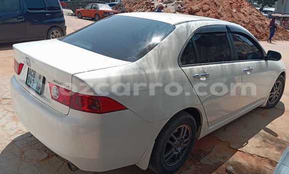 Nunua Ilio tumika Honda Accord Nyeupe Gari ndani ya Maputo nchini Maputo Nunua Ilio tumika Honda Accord Nyeupe Gari ndani ya Maputo nchini Maputo