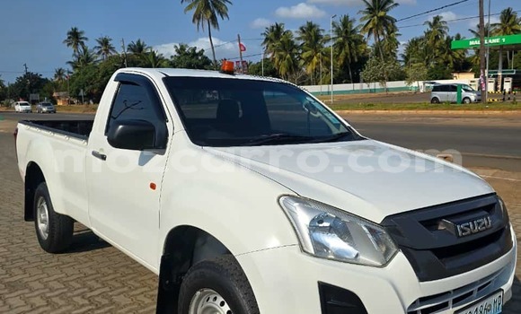 Comprar Usado Isuzu D-MAX Branco Carro em Inhambane em Inhambane Comprar Usado Isuzu D-MAX Branco Carro em Inhambane em Inhambane