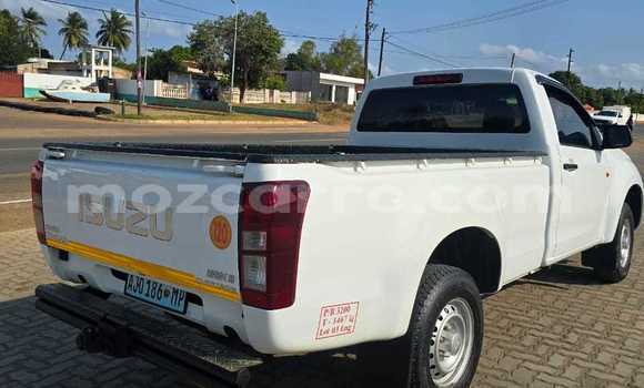 Comprar Usado Isuzu D-MAX Branco Carro em Inhambane em Inhambane Comprar Usado Isuzu D-MAX Branco Carro em Inhambane em Inhambane