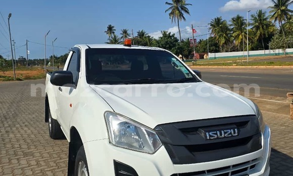 Comprar Usado Isuzu D-MAX Branco Carro em Inhambane em Inhambane Comprar Usado Isuzu D-MAX Branco Carro em Inhambane em Inhambane