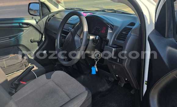 Comprar Usado Isuzu D-MAX Branco Carro em Inhambane em Inhambane Comprar Usado Isuzu D-MAX Branco Carro em Inhambane em Inhambane