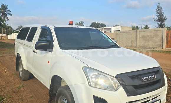 Comprar Usado Isuzu D-MAX Branco Carro em Inhambane em Inhambane Comprar Usado Isuzu D-MAX Branco Carro em Inhambane em Inhambane