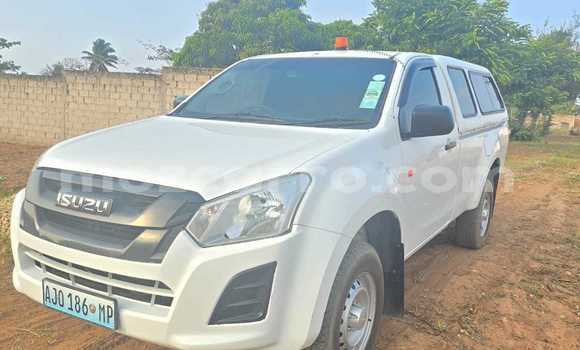 Comprar Usado Isuzu D-MAX Branco Carro em Inhambane em Inhambane Comprar Usado Isuzu D-MAX Branco Carro em Inhambane em Inhambane