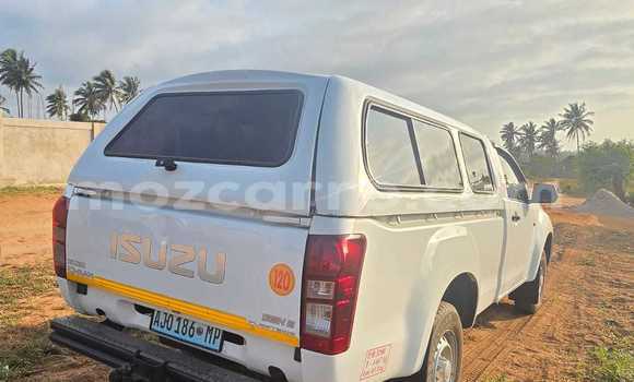 Comprar Usado Isuzu D-MAX Branco Carro em Inhambane em Inhambane Comprar Usado Isuzu D-MAX Branco Carro em Inhambane em Inhambane