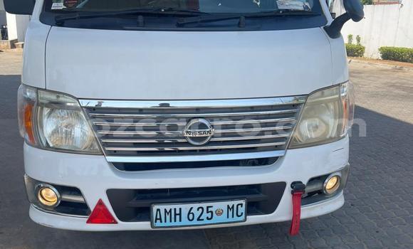 Tenga Tsaru Nissan Caravan Chena Mota in Maputo in Maputo