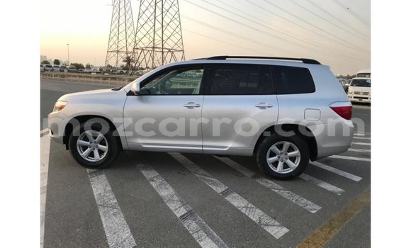 Tenga Imported Toyota Highlander Zvimwe Mota in Import - Dubai in Cabo Delgado Tenga Imported Toyota Highlander Zvimwe Mota in Import - Dubai in Cabo Delgado