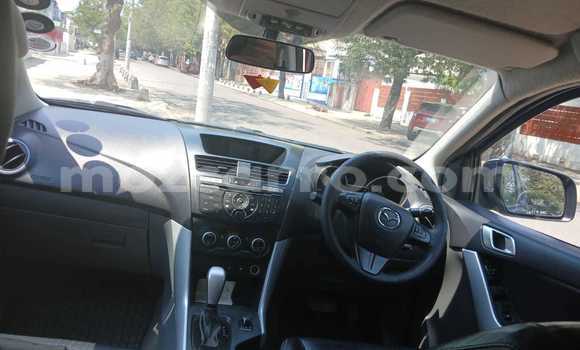 Comprar Usado Mazda BT-50 Azul Carro em Maputo em Maputo Comprar Usado Mazda BT-50 Azul Carro em Maputo em Maputo