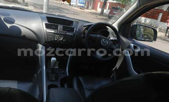 Comprar Usado Mazda BT-50 Azul Carro em Maputo em Maputo Comprar Usado Mazda BT-50 Azul Carro em Maputo em Maputo