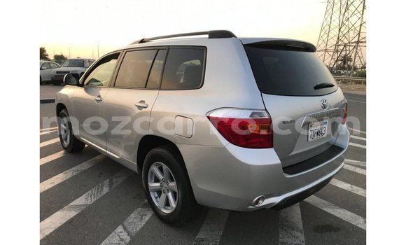 Tenga Imported Toyota Highlander Zvimwe Mota in Import - Dubai in Cabo Delgado Tenga Imported Toyota Highlander Zvimwe Mota in Import - Dubai in Cabo Delgado