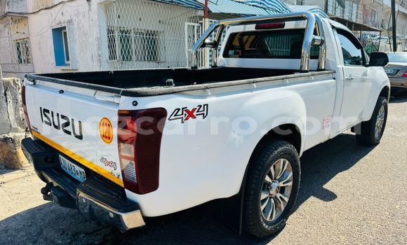 Comprar Usado Isuzu D-MAX Branco Carro em Maputo em Maputo Comprar Usado Isuzu D-MAX Branco Carro em Maputo em Maputo