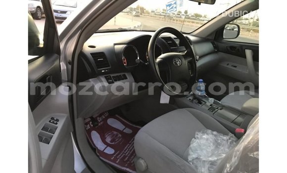 Tenga Imported Toyota Highlander Zvimwe Mota in Import - Dubai in Cabo Delgado Tenga Imported Toyota Highlander Zvimwe Mota in Import - Dubai in Cabo Delgado