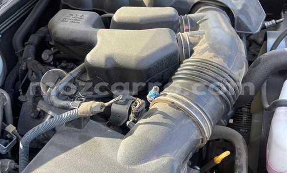 Nunua Ilio tumika Toyota Land Cruiser Prado Nyeupe Gari ndani ya Maputo nchini Maputo Nunua Ilio tumika Toyota Land Cruiser Prado Nyeupe Gari ndani ya Maputo nchini Maputo