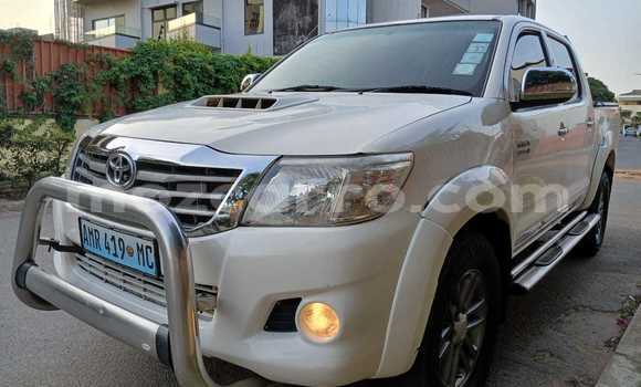 Comprar Usado Toyota Hilux Branco Carro em Maputo em Maputo Comprar Usado Toyota Hilux Branco Carro em Maputo em Maputo