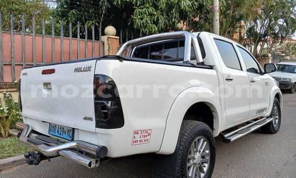 Comprar Usado Toyota Hilux Branco Carro em Maputo em Maputo Comprar Usado Toyota Hilux Branco Carro em Maputo em Maputo