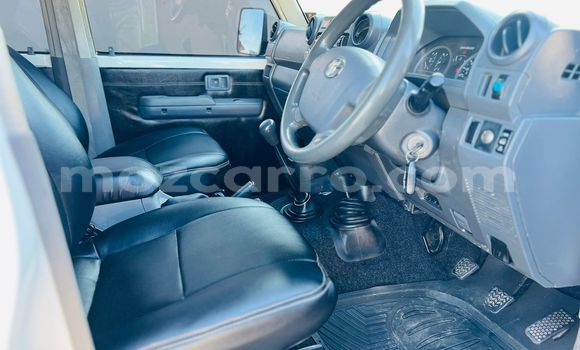 Comprar Usado Toyota Land Cruiser Branco Carro em Maputo em Maputo Comprar Usado Toyota Land Cruiser Branco Carro em Maputo em Maputo