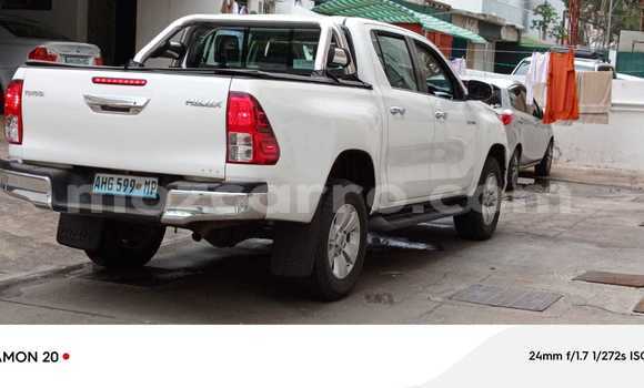 Buy Used Toyota Hilux White Car in Maputo in Maputo Buy Used Toyota Hilux White Car in Maputo in Maputo