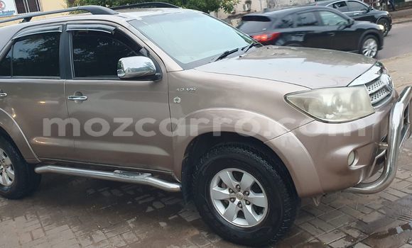 Nunua Ilio tumika Toyota Fortuner Nyingine Gari ndani ya Maputo nchini Maputo