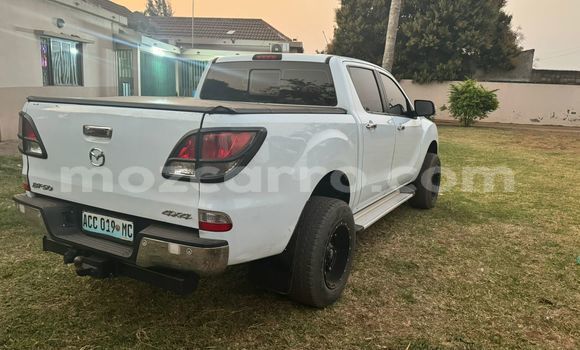 Tenga Tsaru Mazda BT-50 Chena Mota in Maputo in Maputo Tenga Tsaru Mazda BT-50 Chena Mota in Maputo in Maputo