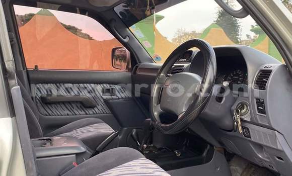 Nunua Ilio tumika Toyota Land Cruiser Prado Nyingine Gari ndani ya Maputo nchini Maputo Nunua Ilio tumika Toyota Land Cruiser Prado Nyingine Gari ndani ya Maputo nchini Maputo