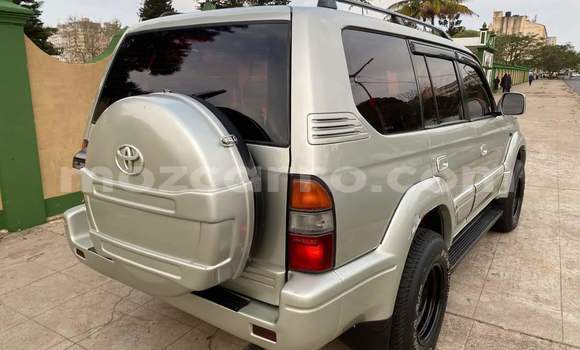 Nunua Ilio tumika Toyota Land Cruiser Prado Nyingine Gari ndani ya Maputo nchini Maputo Nunua Ilio tumika Toyota Land Cruiser Prado Nyingine Gari ndani ya Maputo nchini Maputo