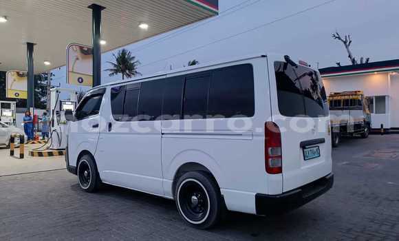 Buy Used Toyota Hiace White Car in Maputo in Maputo Buy Used Toyota Hiace White Car in Maputo in Maputo